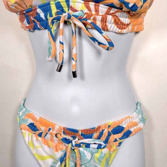 Venus Size Small Two Piece Bikini Set Hawaiian Print - Picture 2 of 8